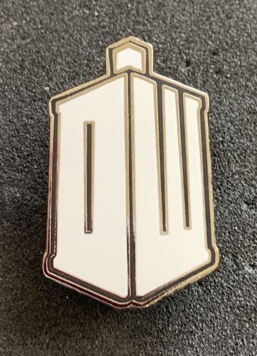 Doctor Who DW Logo 1 Pin Badge