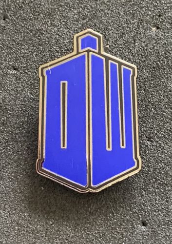 Doctor Who DW Logo 2 Pin Badge