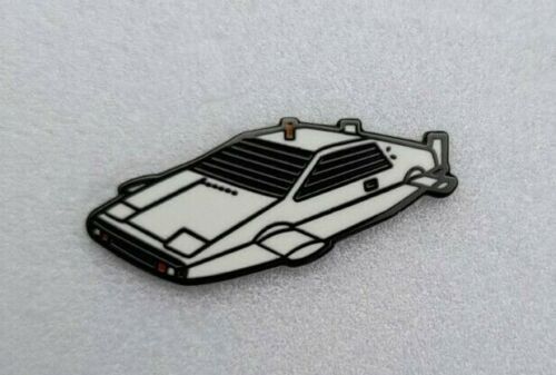 James Bond 007 Lotus Esprit Car Pin Badge